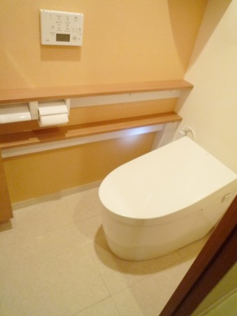 TOTO ネオレスト・ハイブリット手洗器付にお取替え